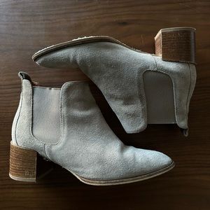 Everlane - The Chelsea Boot - Tan - size 8